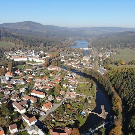 U Mikesu Vyssi Brod Exterior foto
