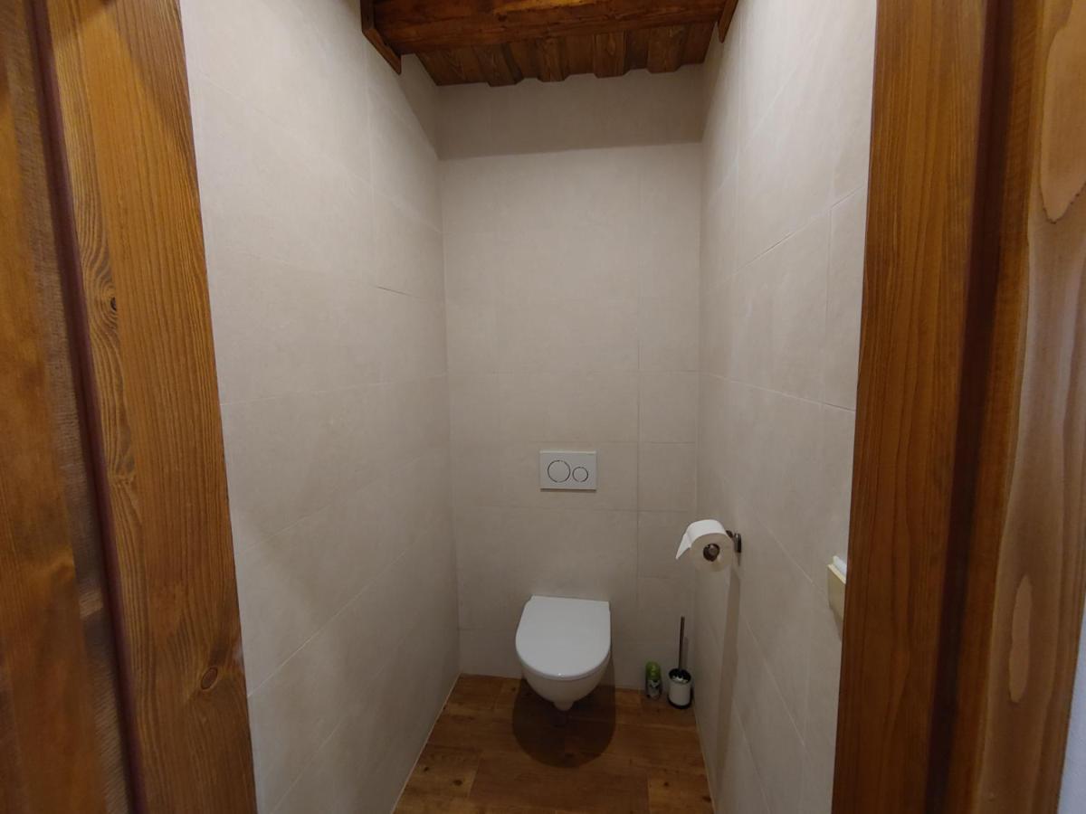 U Mikesu Vyssi Brod Exterior foto